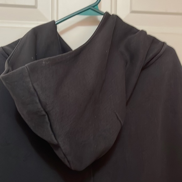 Adidas black short sleeved hoodie - Picture 4 of 6